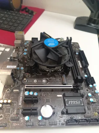 Placa Base MSI B250M PRO-VH + CPU i5-7400