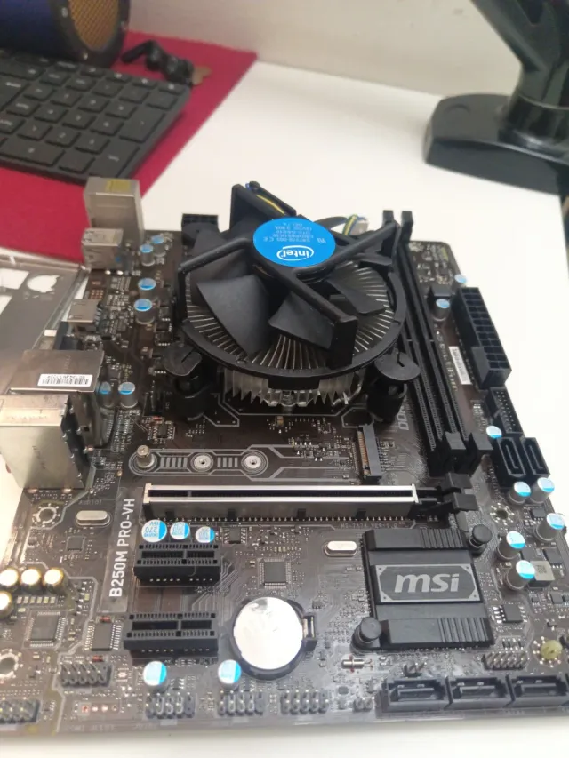 Placa Base MSI B250M PRO-VH + CPU i5-7400