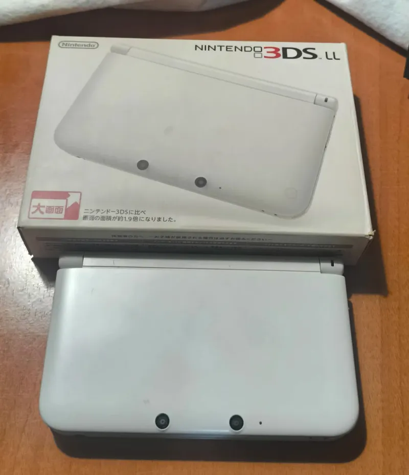 Nintendo 3DS XL con juegos y caja original