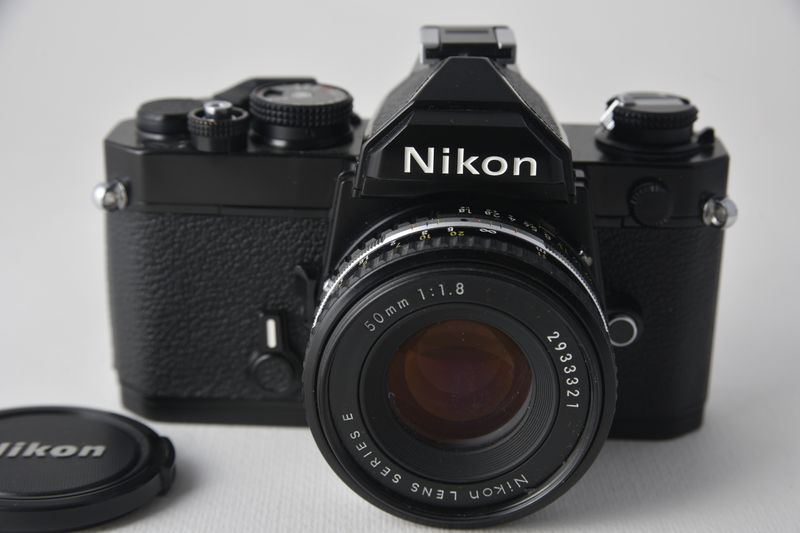 Nikon FM negra primera serie grabada afbeelding 2