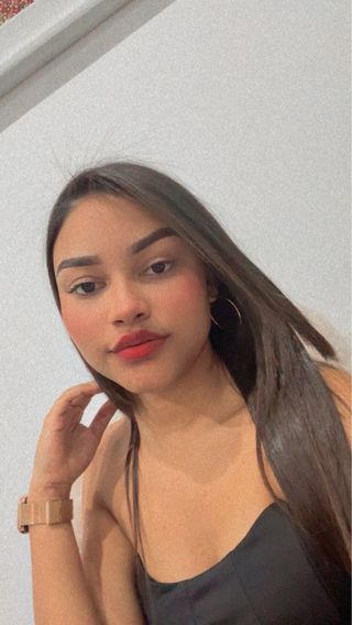 Camararera y ayudante de cocina