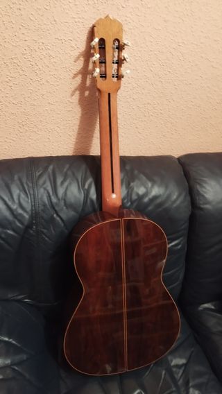 Guitarra Clásica Año 2000 Casi Nueva