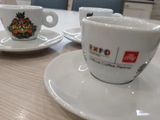 Set 4 Tazzine Caffè Espresso Illy + 4 piattini