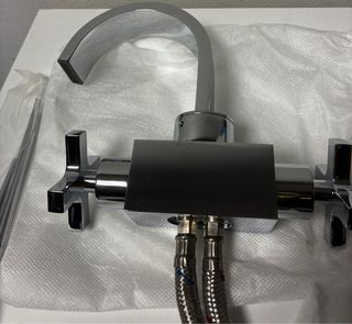 Rubinetto lavabo moderno