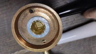 Manillon Latón y Metacrilato Negro, Marrón, Blanco