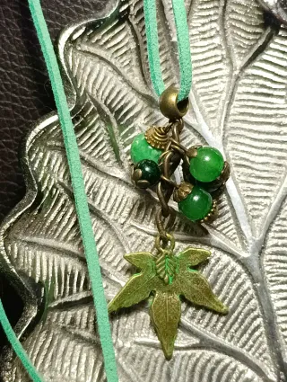 Pendente bronzo con giada verde