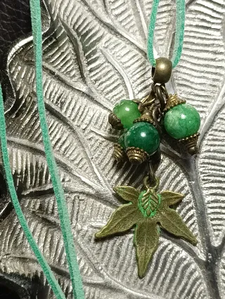 Pendente bronzo con giada verde