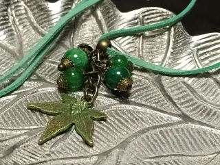 Pendente bronzo con giada verde