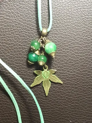 Pendente bronzo con giada verde