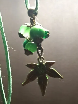 Pendente bronzo con giada verde