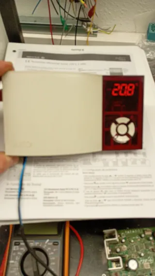 Termostato Diferencial AKO-14801 Mural 2 Relés