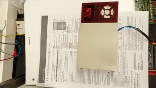 Termostato Diferencial AKO-14801 Mural 2 Relés