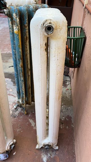 RADIADOR URGE DEJO PISO 4 RADIADORES DE HIERRO