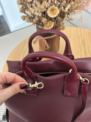 Bolso de piel burdeos