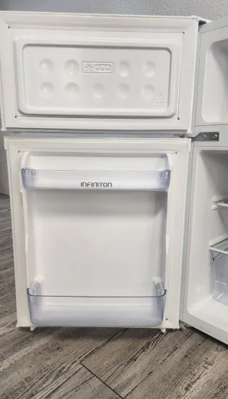 Frigorífico Infiniton bajo encimera