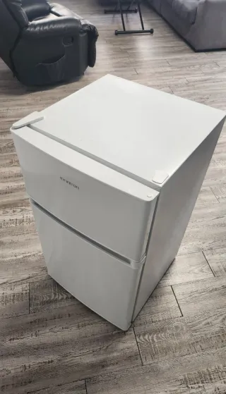 Frigorífico Infiniton bajo encimera