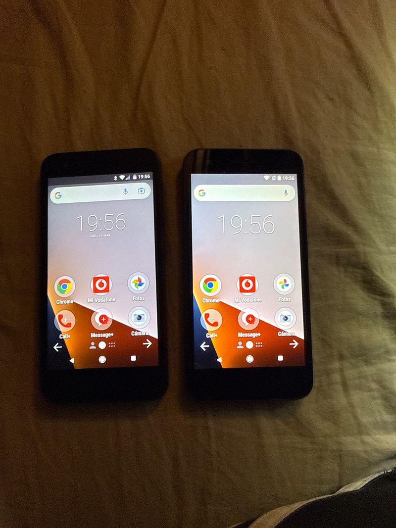 2 x Vodafone VFD 511 Negro
