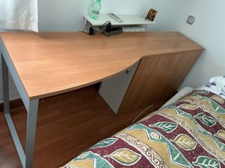 Cabecero (cama 90cm) con mesa escritorio y cajones