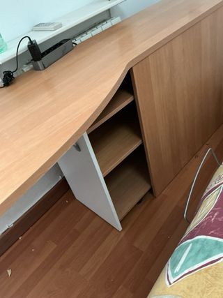 Cabecero (cama 90cm) con mesa escritorio y cajones