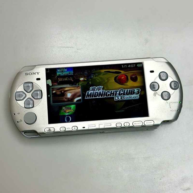 Sony PSP 3004 Silver – 32GB – Personalizada afbeelding 3