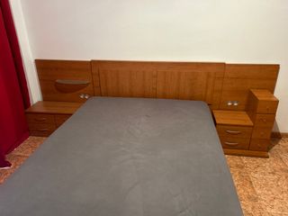 Cabezal, mesitas y somier con colchón