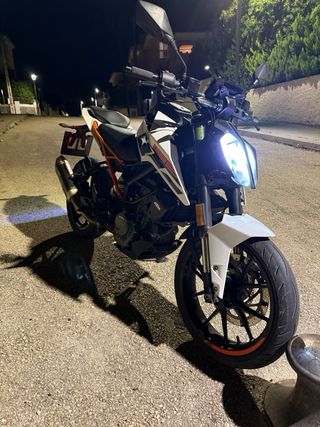 KTM Duke 125