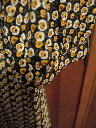 Vestido estampado flores. Sin estrenar.