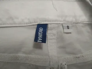 Shorts bianchi con risvolto