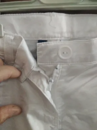 Shorts bianchi con risvolto