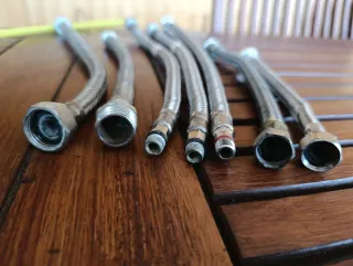 Lote 7 latiguillos fontanería