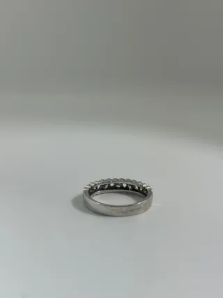 Sortija de oro  blanco con diamantes