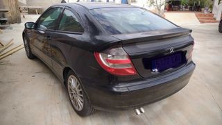 Mercedes-Benz Clase C 2004