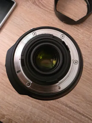 Cámara Nikon D5600 + Objetivo 18-300mm VR