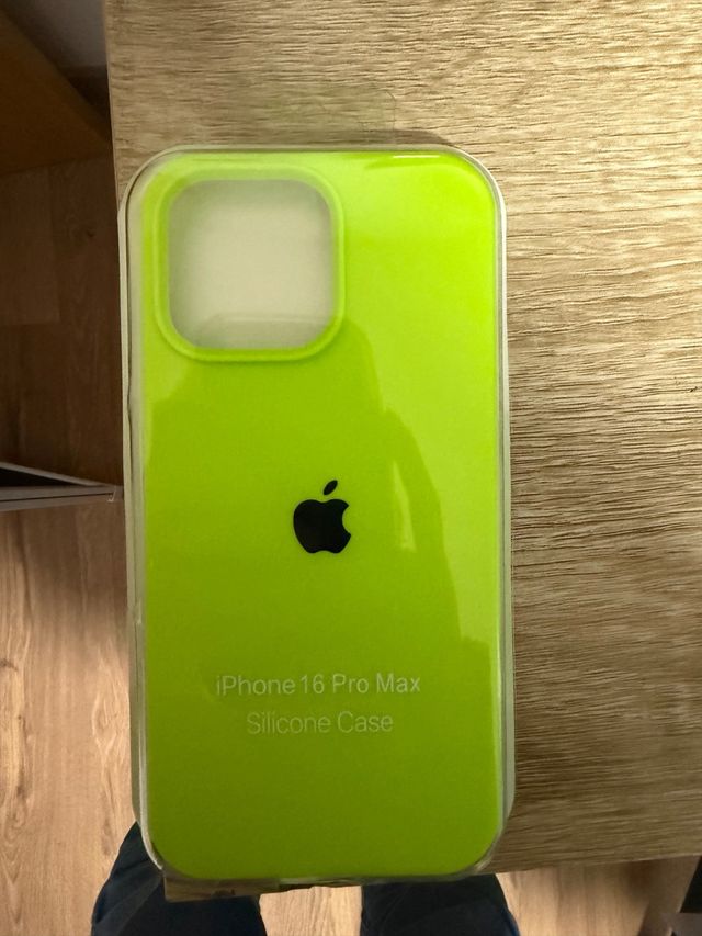 Funda iPhone 16 Pro Max Silicona Sin estrenar