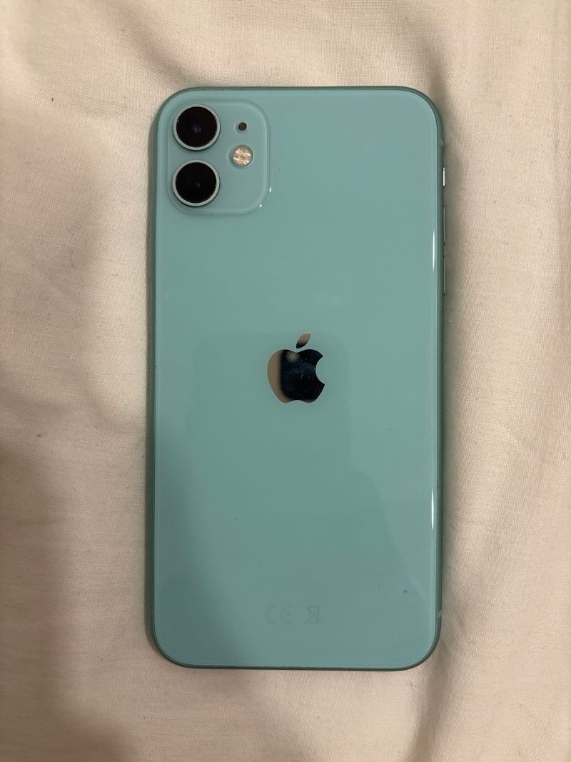 iPhone 11 64GB Azul con funda de regalo afbeelding 3