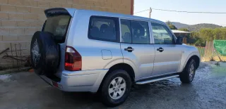 Mitsubishi Montero 2005