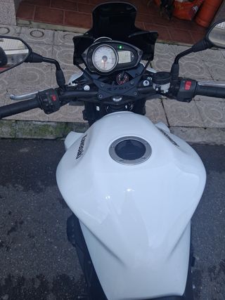 Kawasaki Z750 Blanca 2009