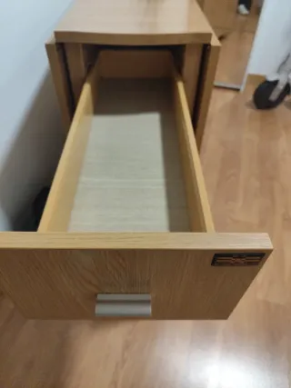 Mesa de comedor abatible de madera
