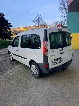 Renault Kangoo 2016 1 año de garantia premium