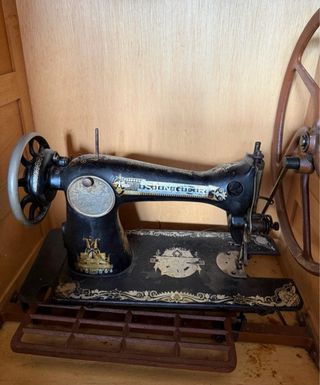 Máquina de coser Singer antigua 1929-1930