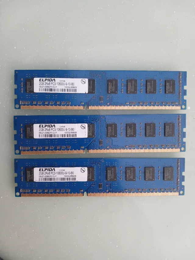 3x Elpida 2GB DDR3 PC3-10600U Módulos RAM