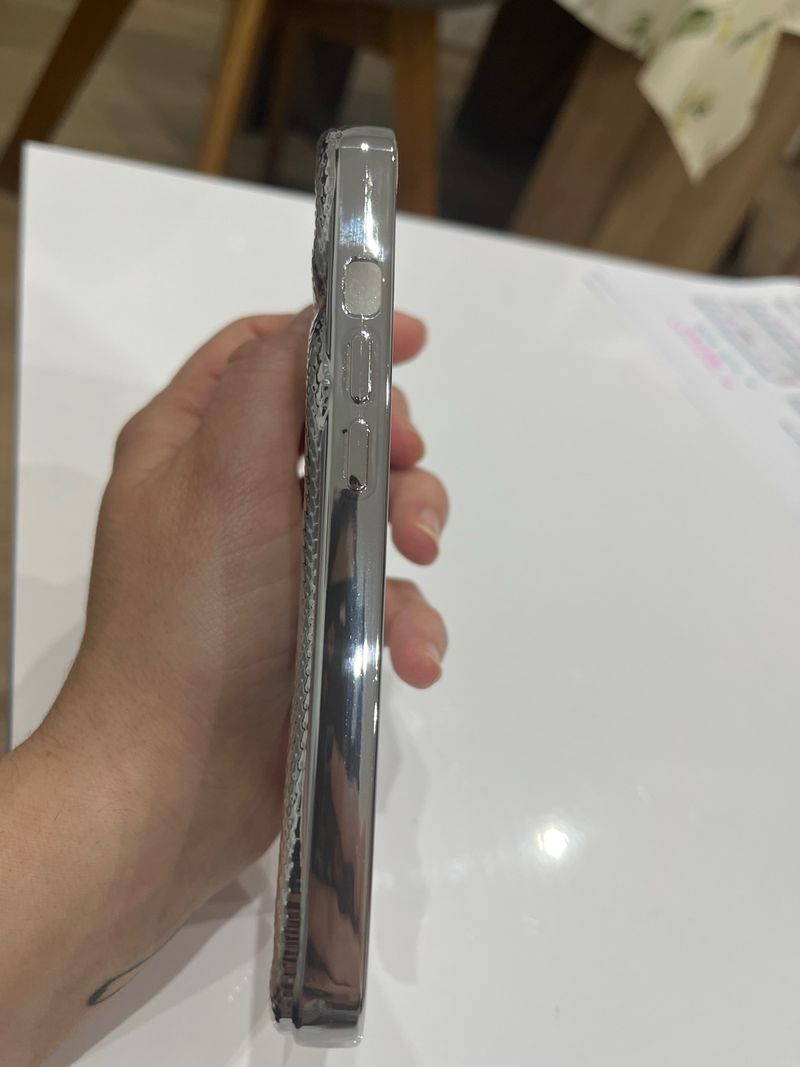 Funda iPhone 13 Serpiente Plateada afbeelding 3