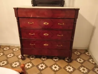 Cajonera de madera con tapa de mármol