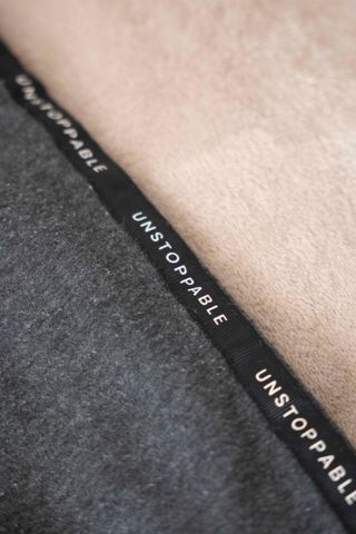 Pantalones grises con cordón