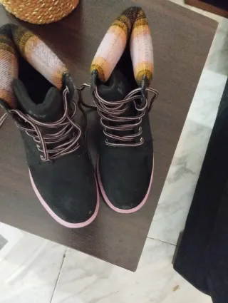 Zapatos de fiesta negros con pedrería
