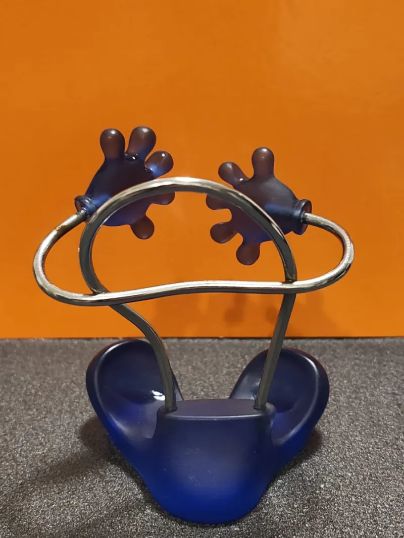 Soporte para celular con diseño de manos azules afbeelding 3