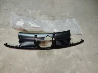 Rejilla superior Seat Ibiza 99