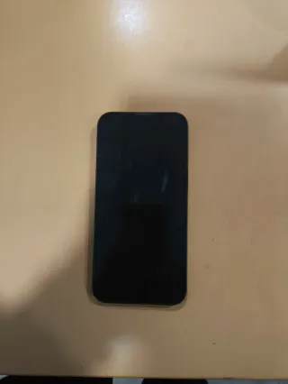 iPhone 13 Verde Oscuro Roto