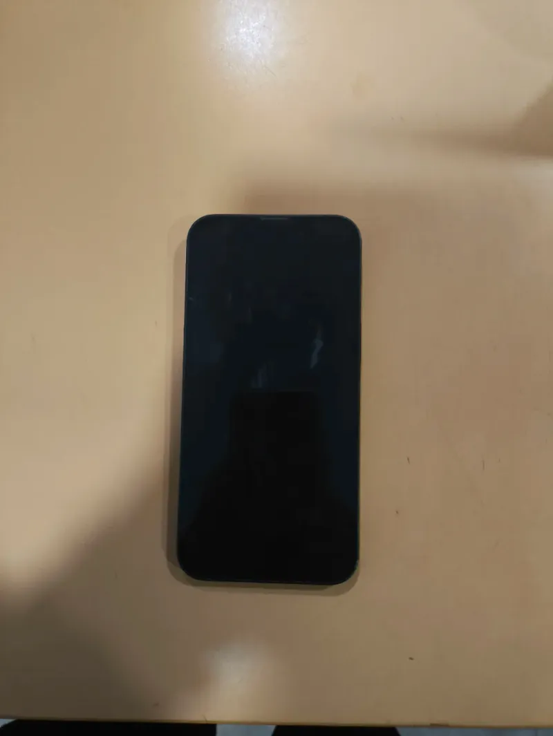 iPhone 13 Verde Oscuro Roto afbeelding 3