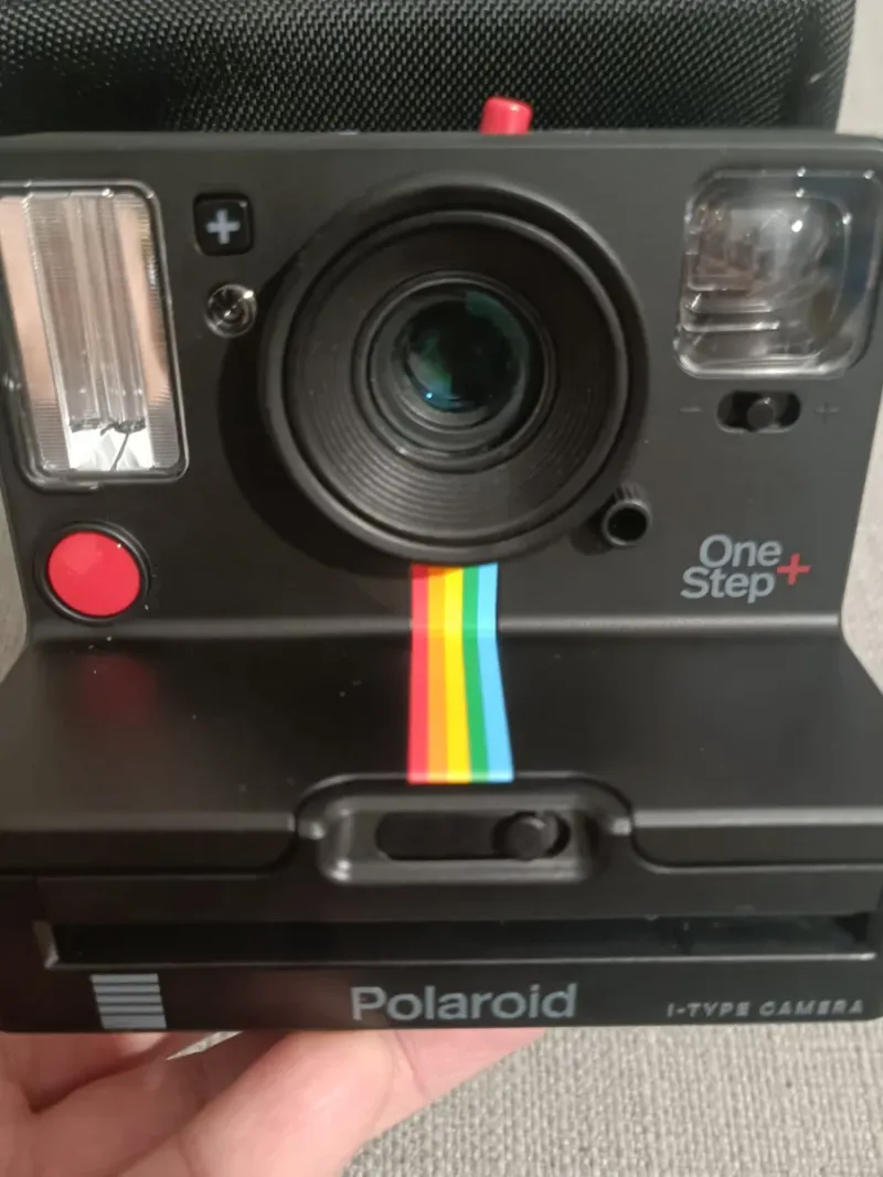 Cámara Polaroid One Step+ Negra Multicolor